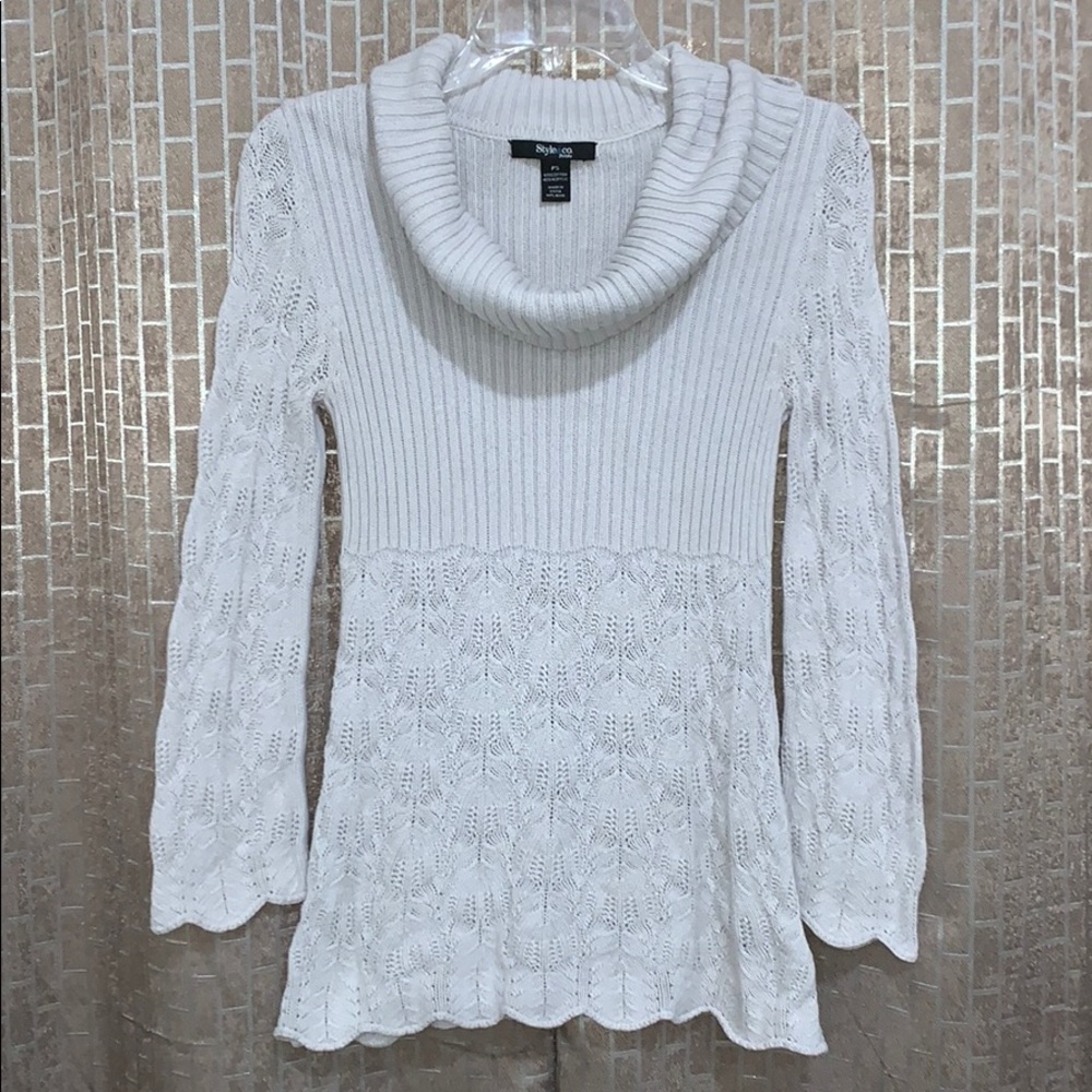 Cream/Off White Sweater